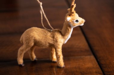 Minyatür ren geyiği süsü oyuncağı
