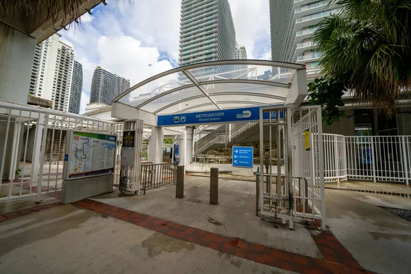 Miami Usa November 2020 Photo Entrance Brickell Station Miami Metromover — Stock Photo, Image