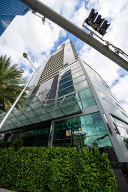 MIAMI, FL, ABD - 27 Kasım 2020: Düşük açılı fotoğraf Echo Brickell Miami