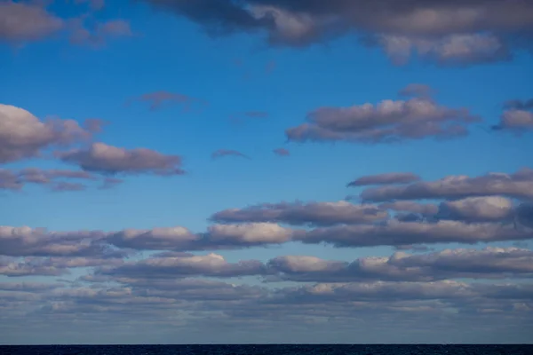Krásná Obloha Nad Mořským Horizontem — Stock fotografie
