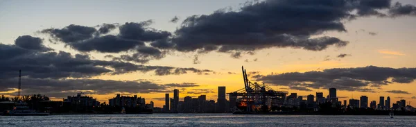 Prachtig Panorama Port Miami Downtown Brickell Achtergrond Bij Zonsondergang Dramatische — Stockfoto