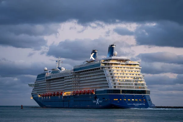 Celebrity Silhouette Valletta Cruise Ship Departing Port Miami Atlantic Ocean — Stock Photo, Image