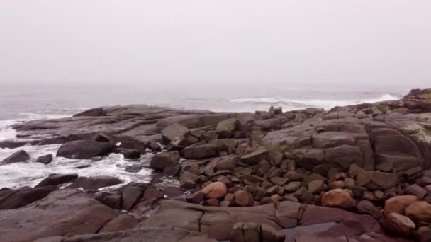 Rocas Costeras York Maine Usa Niebla Invernal — Vídeos de Stock