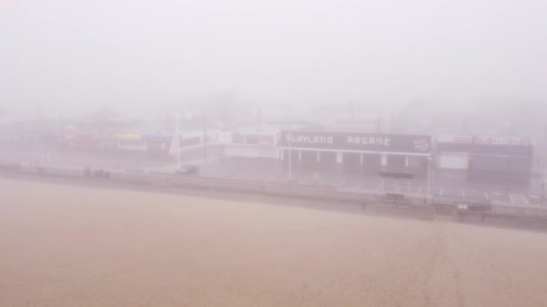 汉普顿海滩新罕布什尔州新罕布什尔州冬季大雾天气 科维德19号科罗纳威勒斯关闭了许多公司 — 图库视频影像
