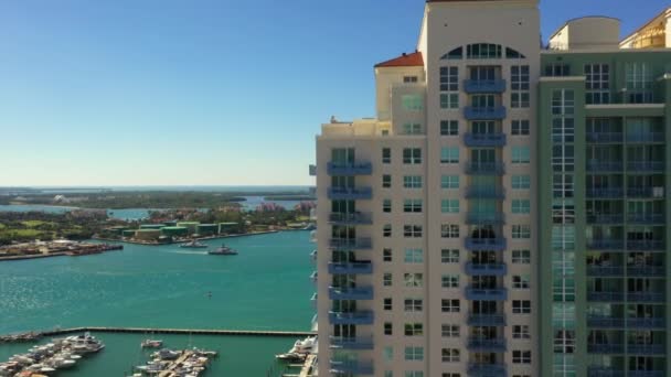 Yacht Club Portofino Miami Beach Puxe Vídeo Aéreo — Vídeo de Stock