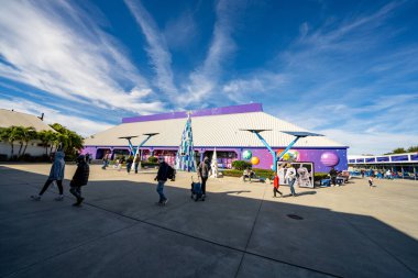 Merritt Adası, FL, ABD - 26 Aralık 2020: Kennedy Uzay Merkezi Ziyaretçi Kompleksi Merritt Adası Florida