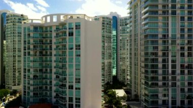 Miami Sunny Isles Beach FL ABD hava aracı üzerinde yükseliyor.