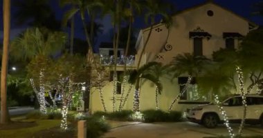 LED Noel ışıklarıyla evde