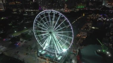 Skyview Miami dönme dolap hava gece yörüngesi izleme görüntüsü