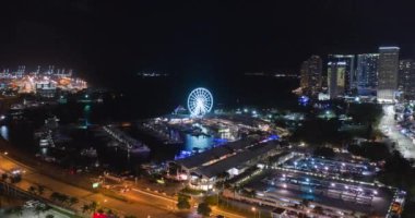 Şehir merkezinde Bayside Marketplace 'de güzel bir hava görüntüsü var.