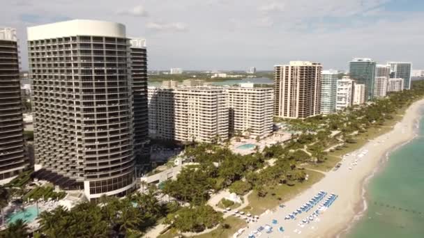 Miljonairs Rij Flatgebouwen Bal Harbour Florida Miami — Stockvideo
