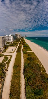 Güzel dikey manzara Miami Sahili