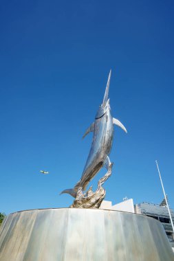 Dania Beach, FL, ABD - 9 Ocak 2021: IGFA Uluslararası Balık Oyunları Birliği Hollywood Florida Kılıçbalığı Heykeli