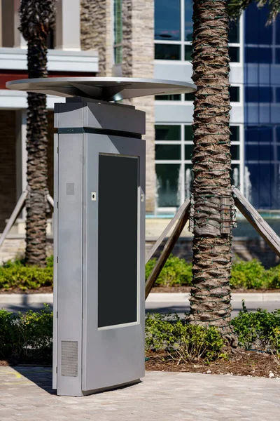 Digital Display Kiosk Shopping Mall Promenade Outdoors — Stock Photo, Image