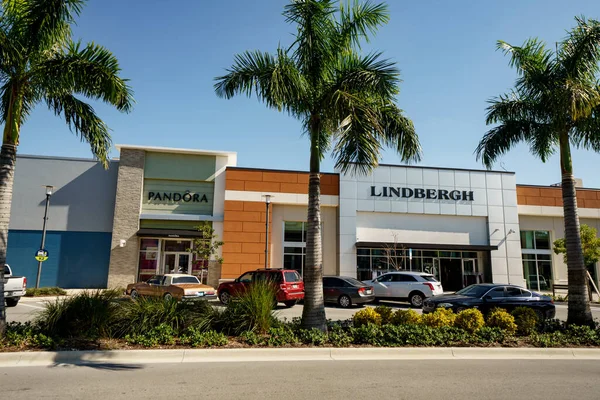 Dania Beach Usa Januar 2021 Edle Einzelhandelsgeschäfte Pandora Und Lindbergh — Stockfoto