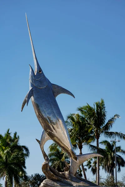 美国佛罗里达州丹妮亚海滩 2021年1月9日 Igfa国际游戏鱼协会名人堂好莱坞佛罗里达州美国箭鱼雕像 — 图库照片