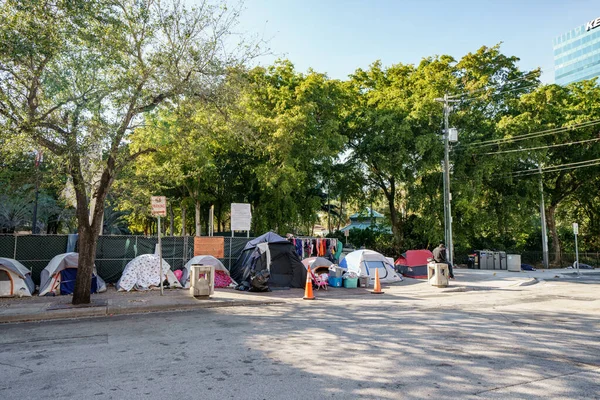 Fort Lauderdale Usa 2021 Január Hajléktalanok Kempingsátrak Fort Lauderdale Belvárosában — Stock Fotó