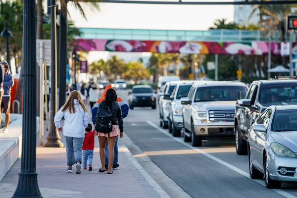 Fort Lauderdale Estados Unidos Enero 2021 Turistas Caminando Por Fort —  Fotos de Stock