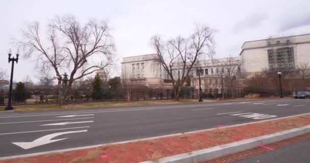 1月20日美国总统就职典礼临近时守卫华盛顿特区美国国会大厦的美国陆军士兵 — 图库视频影像