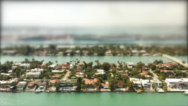 Inclinar Turno Miniatura Drone Aéreo Vídeo Miami Beach Casas Luxo — Vídeo de Stock