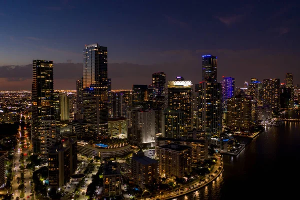 長時間露光夜の航空写真 Brickell Miami — ストック写真