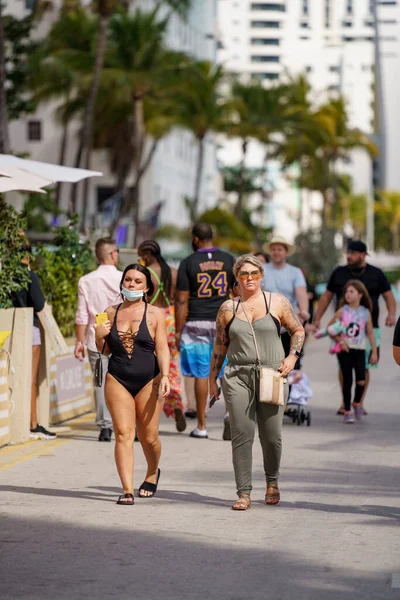 Miami Beach Usa Stycznia 2021 Dziewczyny Miami Beach Street Photography — Zdjęcie stockowe