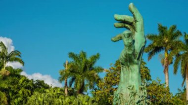 Yahudi Soykırımı Anıtı Miami Plajı 8K zaman aşımı