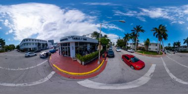 Miami Beach, FL, ABD - 20 Şubat 2021: 360 Fotoğraf: Yardbird Southern Table ve Bar Miami Beach FL