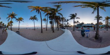 Fort Lauderdale, FL, ABD - 3 Mart 2021 Fotoğraf alacakaranlığı Fort Lauderdale Beach FL Broward County