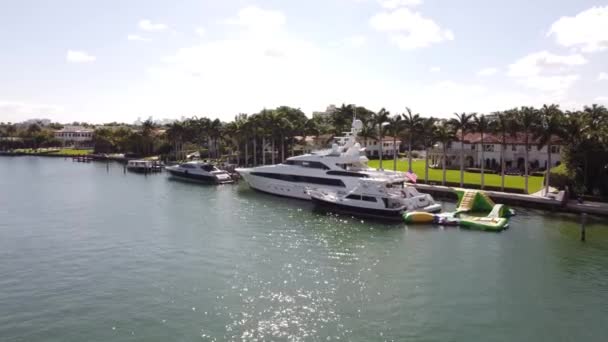 Usher Yacht Miami Strzał Powietrza Drone Indian Creek — Wideo stockowe