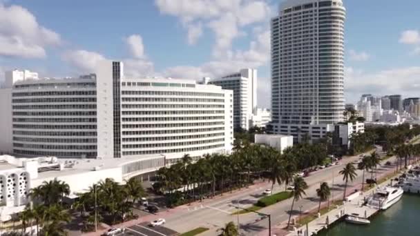 Luftbild Miami Beach Fontainebleau Hotel Ankünfte Rampe Blick Auf Pool — Stockvideo