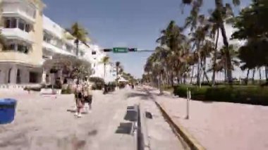 Miami Plajı, FL, ABD - 21 Mart 2021: Hiperlapse Miami Plajı 4K 60fps