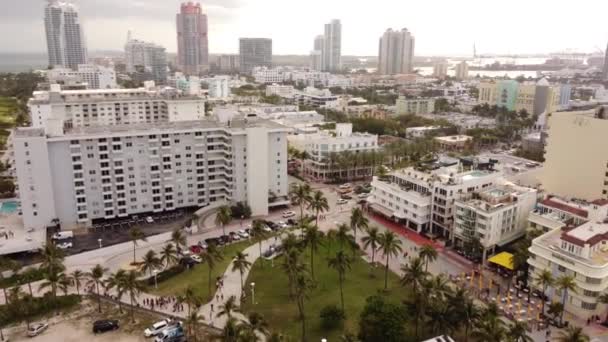 Vídeo Drone Aéreo Miami Beach Ocean Drive 5Th Street — Vídeo de Stock
