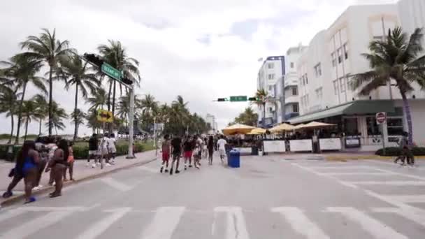 Fpv Görüntüleri Miami Beach Ocean Drive Spring Break 2021 — Stok video