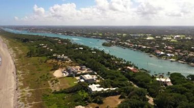 Jüpiter Florida 'da deniz manzaralı malikaneler.