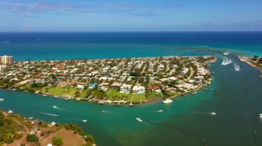 Jüpiter Körfezi Havalimanı Kolonisi 'nin lüks mahallesi FL ABD