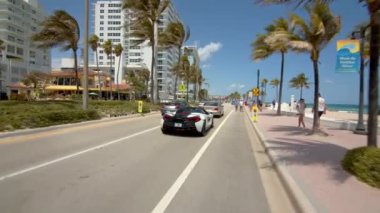 6k video Mclaren Örümcek İngiliz süper arabası Fort Lauderdale FL ABD sokaklarında