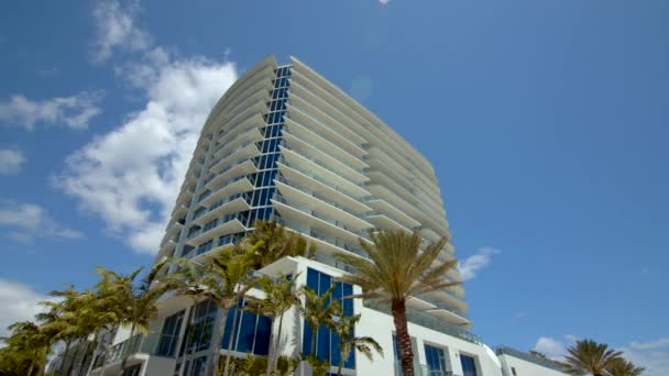 Paramount Fort Lauderdale在6K发射的地面运动镜头 — 图库视频影像