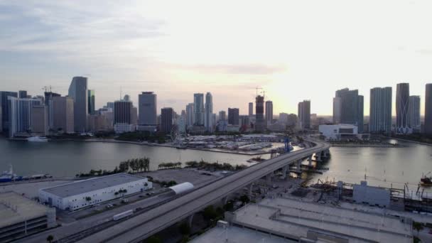 Flygfoto Video Downtown Miami Port Boulevard Bro — Stockvideo