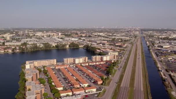 Aerial Sidoflygning Över Okeekobin Väg Miami Hialeah Usa — Stockvideo