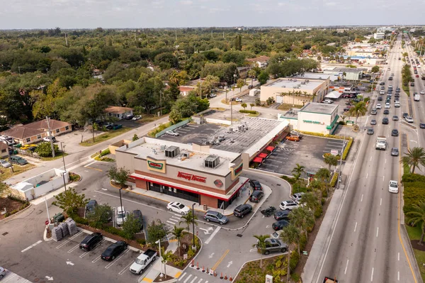 空中无人驾驶飞机照片Krispy Kreme Donut Shop North Miami 163 Street — 图库照片