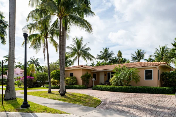 Serie Fotos Casas Unifamiliares Subdivisión Hollywood Lakes Florida Estados Unidos — Foto de Stock