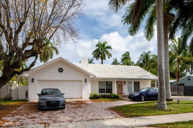 Hollywood Lakes Mahallesi 'nin Florida' daki tek kişilik aile evleri serisi.