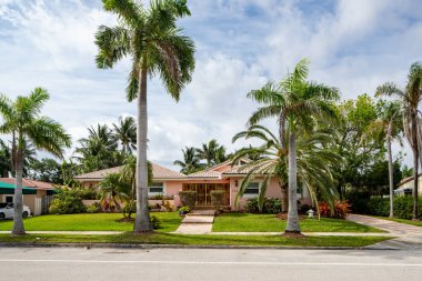 Hollywood Lakes Mahallesi 'nin Florida' daki tek kişilik aile evleri serisi.