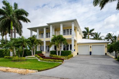 Hollywood Lakes Mahallesi 'nin Florida' daki tek kişilik aile evleri serisi.