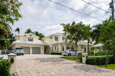 Hollywood Lakes Mahallesi 'nin Florida' daki tek kişilik aile evleri serisi.