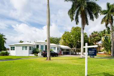 Hollywood Lakes Mahallesi 'nin Florida' daki tek kişilik aile evleri serisi.