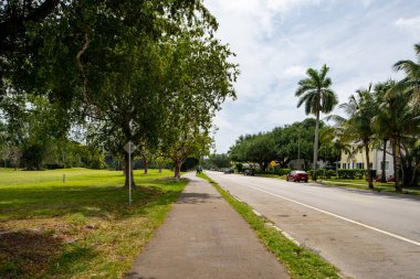Hollywood Lakes Mahallesi 'nin Florida' daki tek kişilik aile evleri serisi.