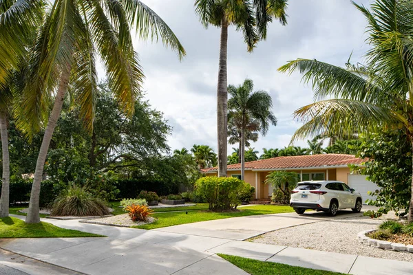 Serie Fotos Casas Unifamiliares Subdivisión Hollywood Lakes Florida Estados Unidos — Foto de Stock