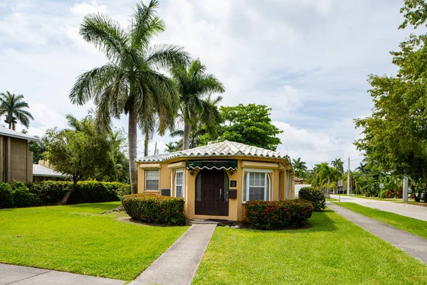 Fotoserie Von Einfamilienhäusern Der Nachbarschaft Der Hollywood Lakes Unterabteilung Florida — Stockfoto